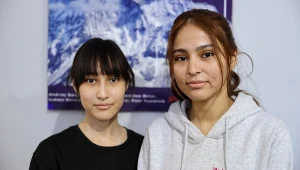 Afganki, siostry, 21-letnia Sara i 19-letnia Asma, przyleciały do Polski pod pretekstem wzięcia udziału w Krakowskim Festiwalu Górskim