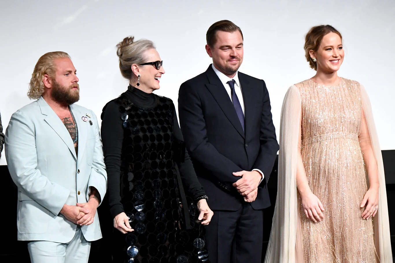 Dla Lawrence będzie to pierwszy występ na ekranie od czasu premiery filmu "X-Men: Mroczna Phoenix", która miała miejsce latem 2019 roku. W wywiadzie udzielonym "Vanity Fair" aktorka przyznała, że celowo wycofała się z publicznego życia, by skupić się na rodzinie, a zarazem... dać odpocząć od siebie widzom.

"W pewnym momencie poczułam, że jest mnie za dużo. Ludzie zwyczajnie mieli mnie dość. Sama zaczęłam mieć siebie dość. Dotarłam do punktu, w którym niczego nie byłam w stanie robić naprawdę dobrze. To mi uświadomiło, że praca nie jest gwarancją spełnienia i szczęścia" - skwitowała Lawrence.
