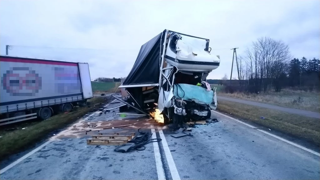W wyniku zdarzenia śmierć poniosła jedna osoba, druga została przewieziona do szpitala W wyniku zdarzenia śmierć poniosła jedna osoba, druga została przewieziona do szpitala