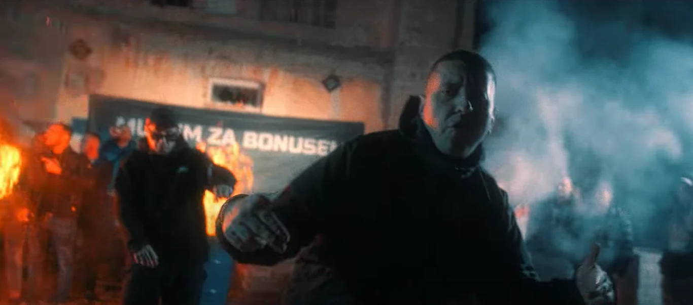 Białas i ReTo "Murem za Bonusem" w numerze Piekło Białas i ReTo "Murem za Bonusem" w numerze Piekło