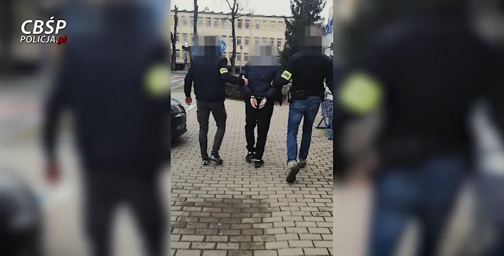 Policjanci CBŚP z grupy tzw. łowców cieni zatrzymali kolejne osoby poszukiwane Policjanci CBŚP z grupy tzw. łowców cieni zatrzymali kolejne osoby poszukiwane