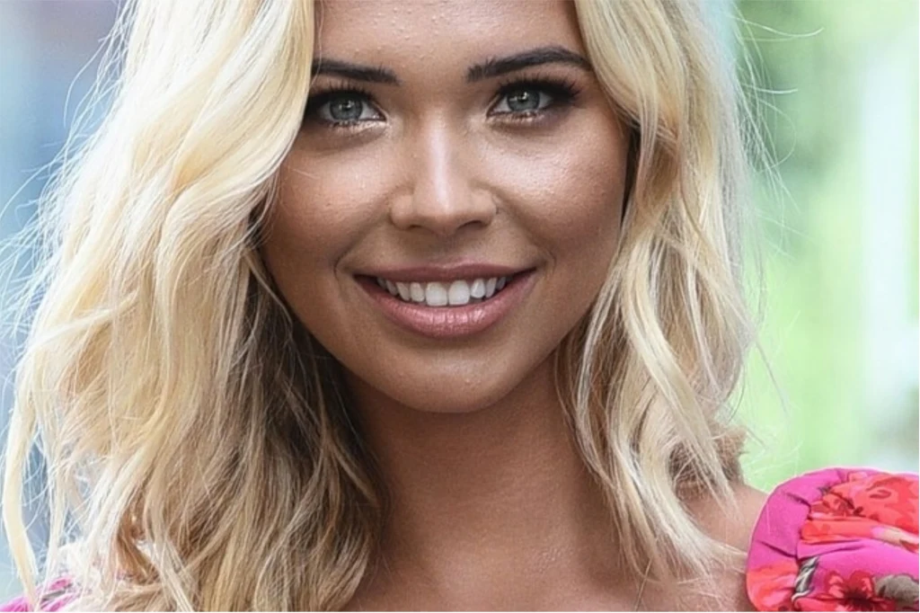 Sandra Kubicka przed studiem "Dzień Dobry TVN" Sandra Kubicka przed studiem "Dzień Dobry TVN"