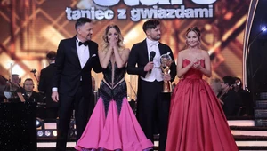 W teledysku wystąpiły gwiazdy Polsatu: Krzysztof Ibisz, Hanna Żudziewicz, Piotr Mróz i Paulina Sykut-Jeżyna