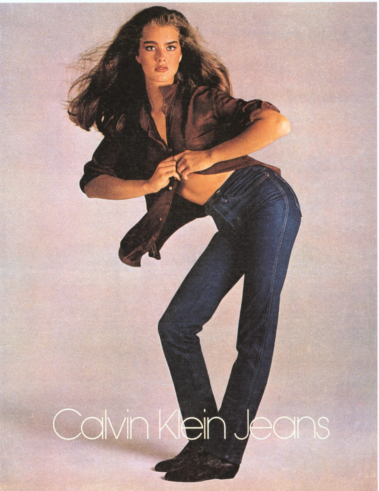 Brooke Shields w plakacie reklamującym jeansy