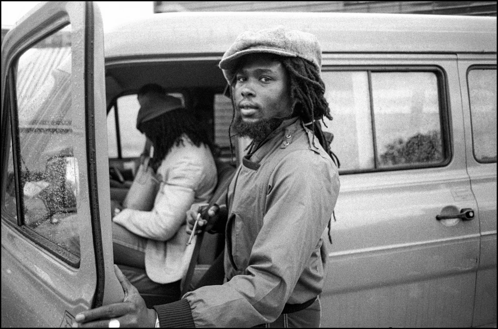 Robbie Shakespeare (Sly & Robbie) na festiwalu Glastonbury w 1982 r.