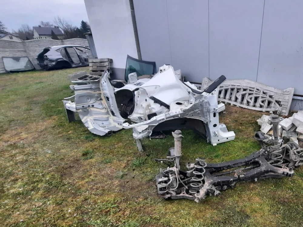 Samochodu nie udało się uratować... Samochodu nie udało się uratować...