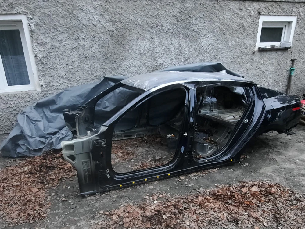 Na posesji znajdowały się również pozostałości innych modeli Na posesji znajdowały się również pozostałości innych modeli