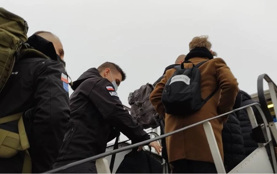 Ponad 30 polskich medyków (lekarzy, pielęgniarek i ratowników medycznych) zaszczepi około 3,5 tysiąca pracowników Kwatery Głównej NATO Ponad 30 polskich medyków (lekarzy, pielęgniarek i ratowników medycznych) zaszczepi około 3,5 tysiąca pracowników Kwatery Głównej NATO