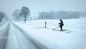 Leszno. Kosili trawę... pod śniegiem