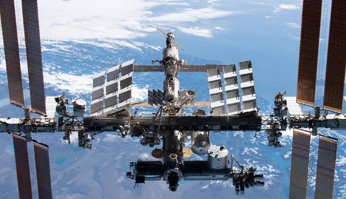 ISS sfotografowana z pokładu SpaceX Crew Dragon
