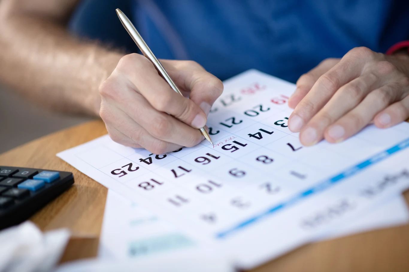 Emerytury w lutym, ZUS zmieni terminy. Oni dostaną też za marzec. Emerytury w lutym, ZUS zmieni terminy. Oni dostaną też za marzec.