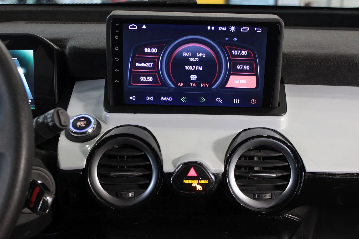 Vosco EV2 - Vosco Automotive FSO Syrena w Kutnie