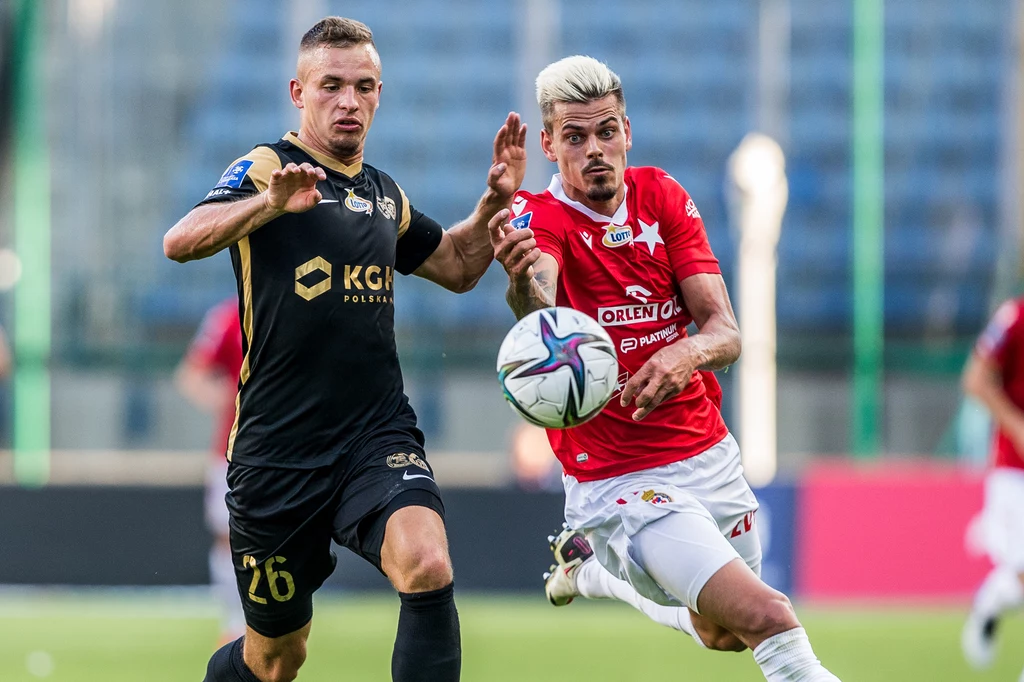 Na zdjęciu mecz Zagłębie Lubin - Wisła Kraków z 1. kolejki PKO Ekstraklasy. Transmisja meczu Wisła - Zagłębie w Canal+Sport Na zdjęciu mecz Zagłębie Lubin - Wisła Kraków z 1. kolejki PKO Ekstraklasy. Transmisja meczu Wisła - Zagłębie w Canal+Sport