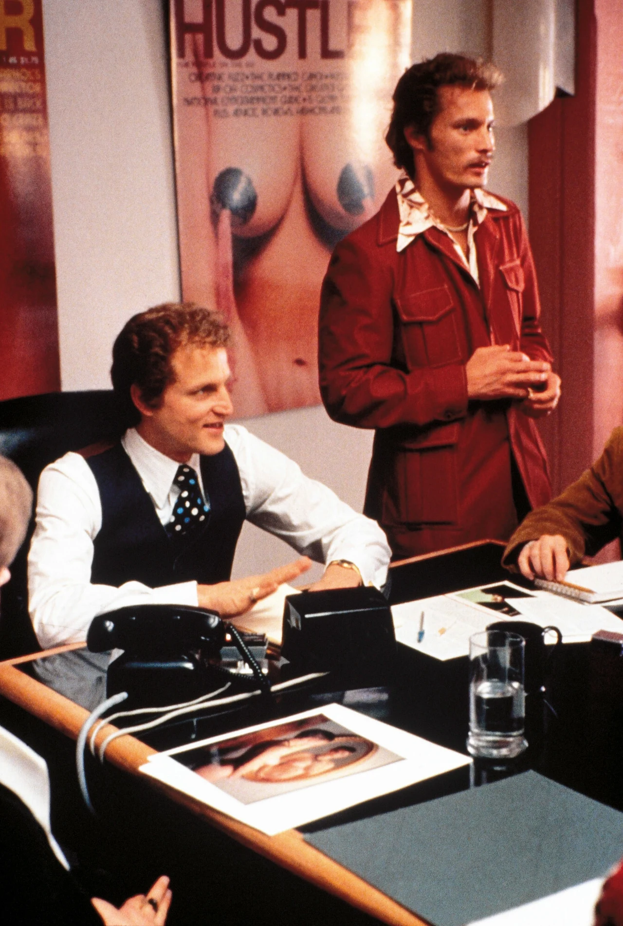 Woody Harrelson w filmie "Skandalista Larry Flynt"
