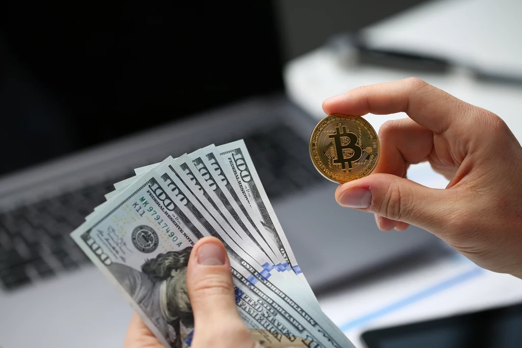 Na polskim rynku kurs bitcoina w krytycznym momencie weekendu spadł poniżej 80 tysięcy złotych.