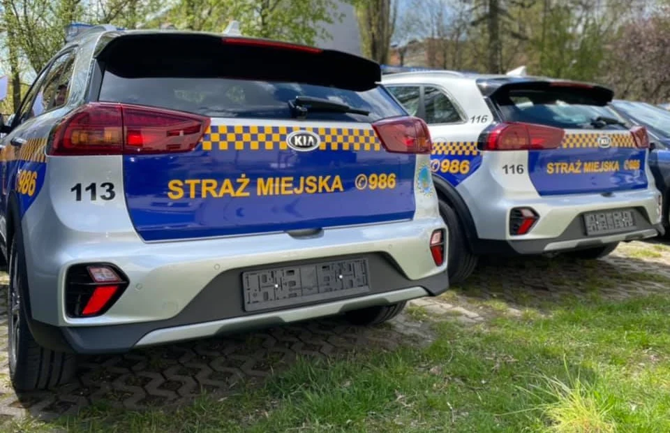 Kia Niro z klasycznym napędem hybrydowym to dobry wybór dla służb dużo poruszających się po mieście Kia Niro z klasycznym napędem hybrydowym to dobry wybór dla służb dużo poruszających się po mieście