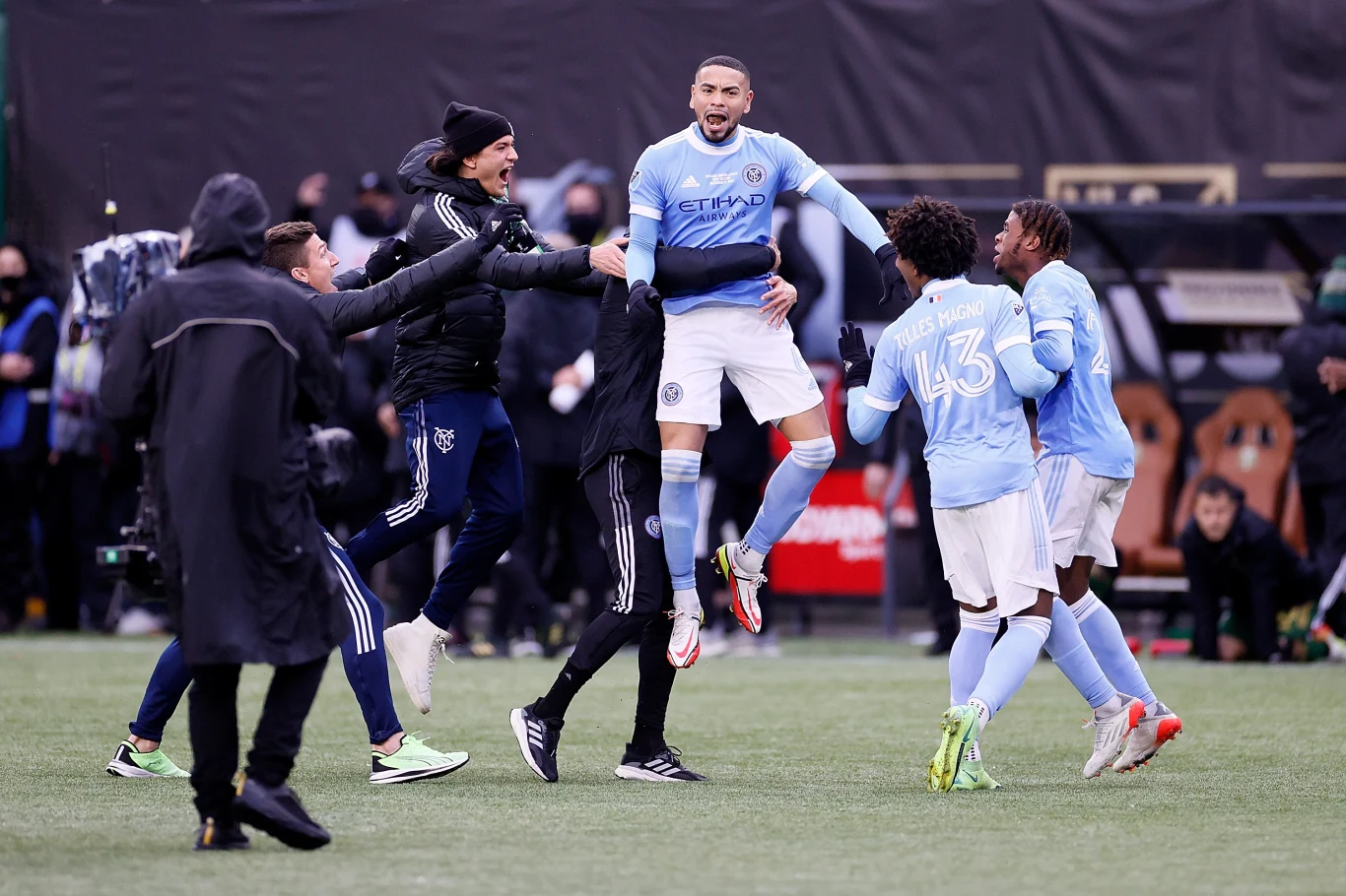 Zawodnicy New York City FC cieszą się z triumfu Zawodnicy New York City FC cieszą się z triumfu