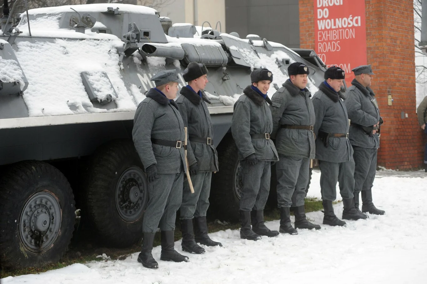 Rekonstrukcja stanu wojennego - w tle SKOT Rekonstrukcja stanu wojennego - w tle SKOT