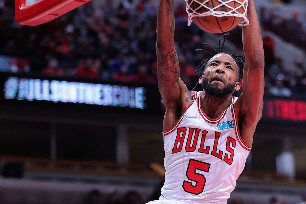 Derrick Jones jr z Chicago Bulls