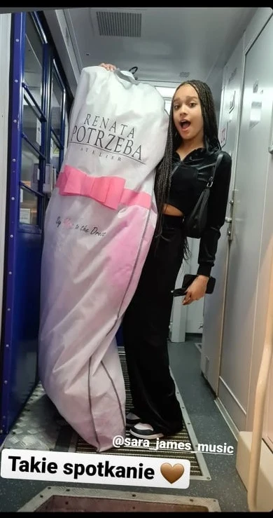 Sara Egwu James, Atelier Renata Potrzeba: instagram.com/atelier_renata_potrzeba/ Sara Egwu James, Atelier Renata Potrzeba: instagram.com/atelier_renata_potrzeba/