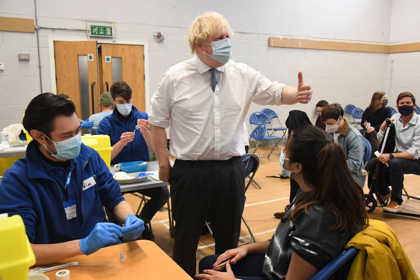Boris Johnson wizytuje miejsce szczepień Boris Johnson wizytuje miejsce szczepień