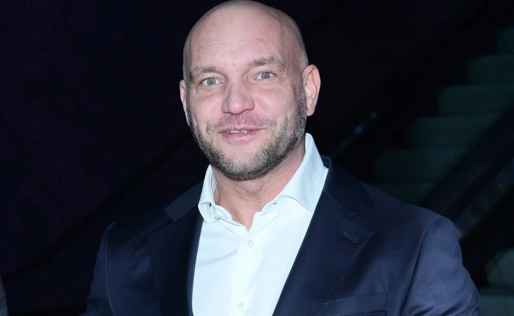 Kim jest Emil Stępień? To nie tylko były mąż Doroty "Doty" Rabczewskiej i producent "Dziewczyn z Dubaju"