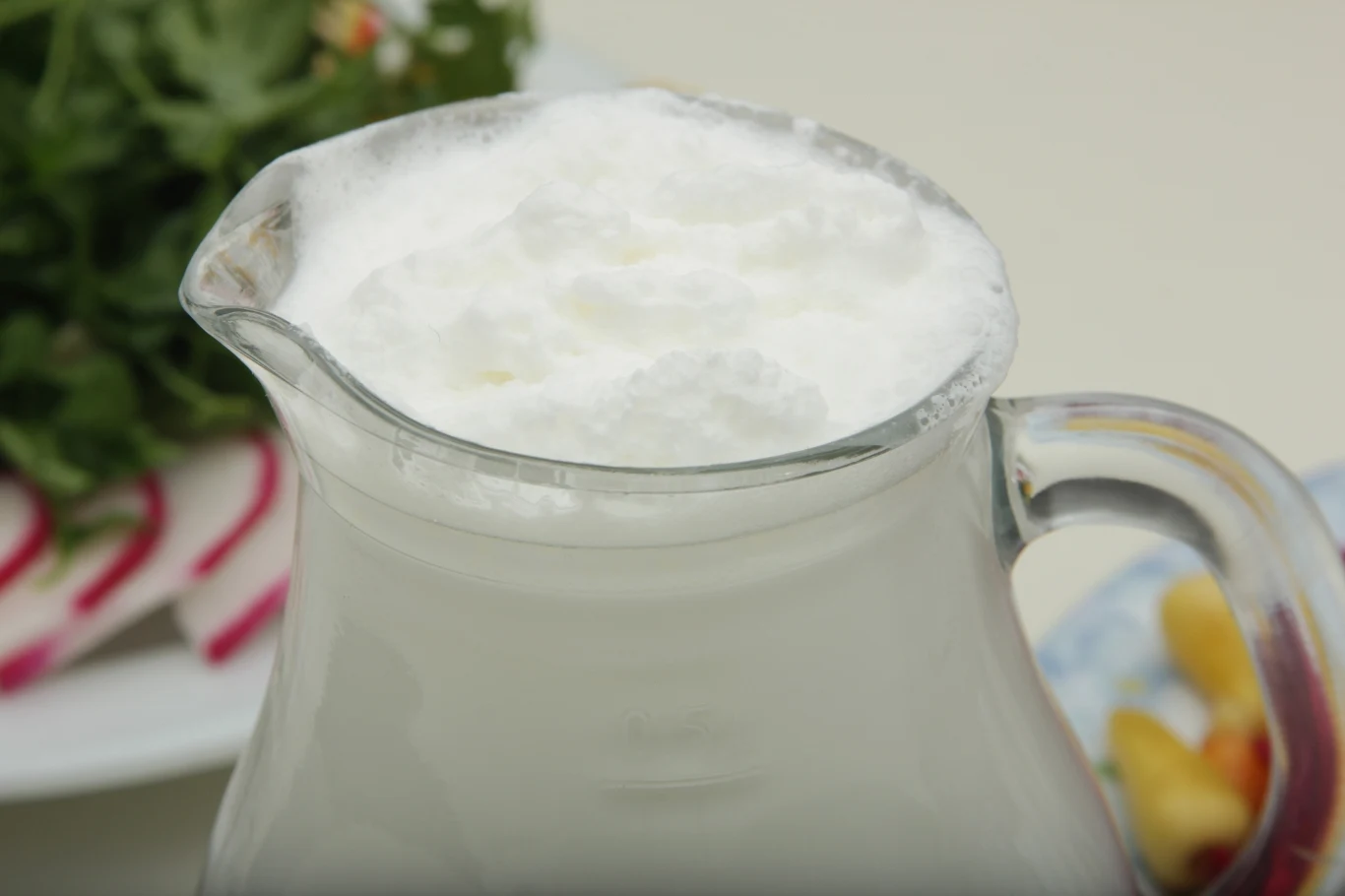 Jedna szklanka maślanki zaspokaja aż 22 proc. dziennego zapotrzebowania na wapń Jedna szklanka maślanki zaspokaja aż 22 proc. dziennego zapotrzebowania na wapń