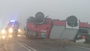 Kolejny wypadek wozu strażackiego. Są ranni