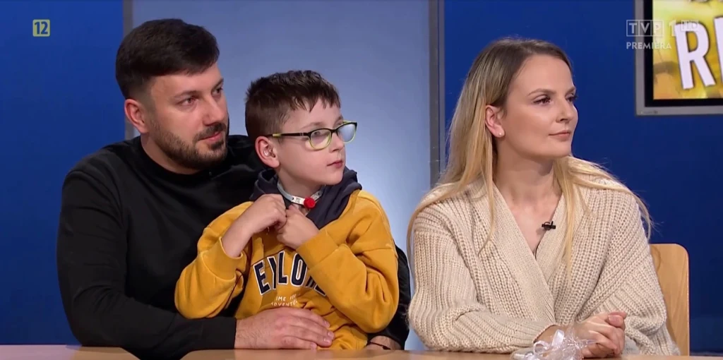 Ewelina i Przemysław Kopczewscy z małym Erykiem w programie "Sprawa dla reportera" Ewelina i Przemysław Kopczewscy z małym Erykiem w programie "Sprawa dla reportera"