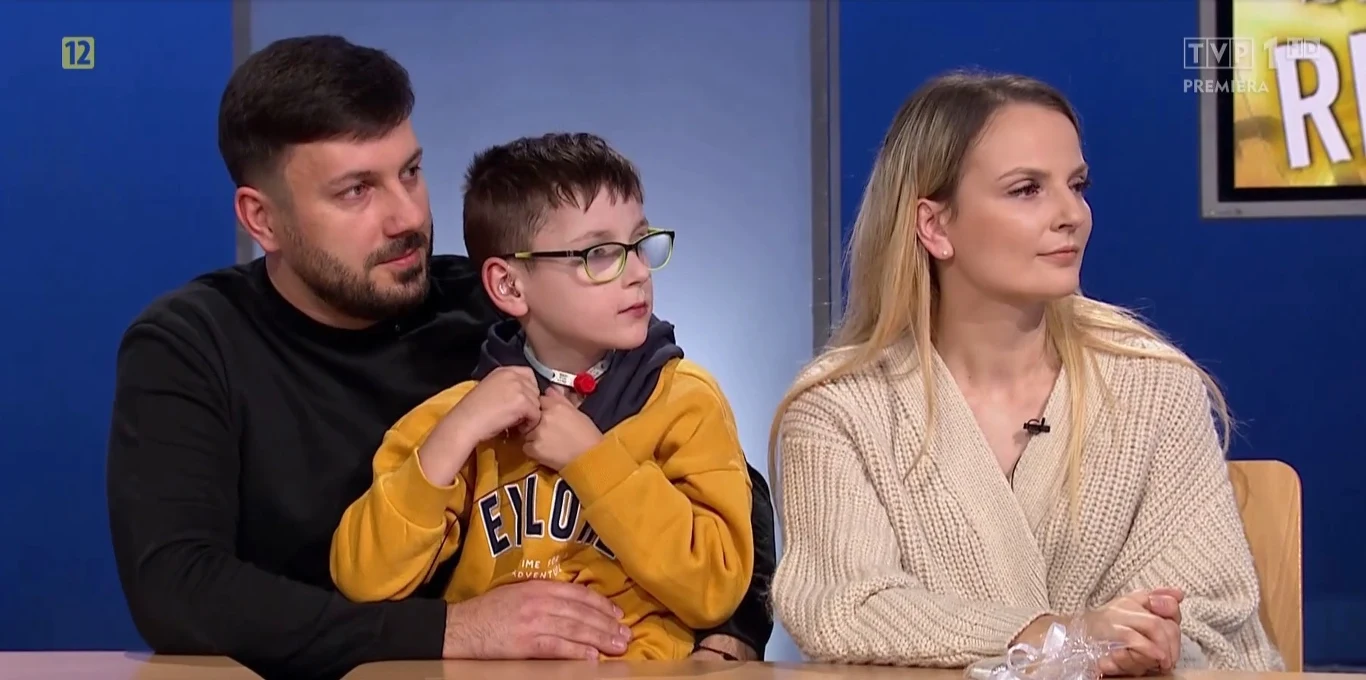 Ewelina i Przemysław Kopczewscy z małym Erykiem w programie "Sprawa dla reportera" Ewelina i Przemysław Kopczewscy z małym Erykiem w programie "Sprawa dla reportera"