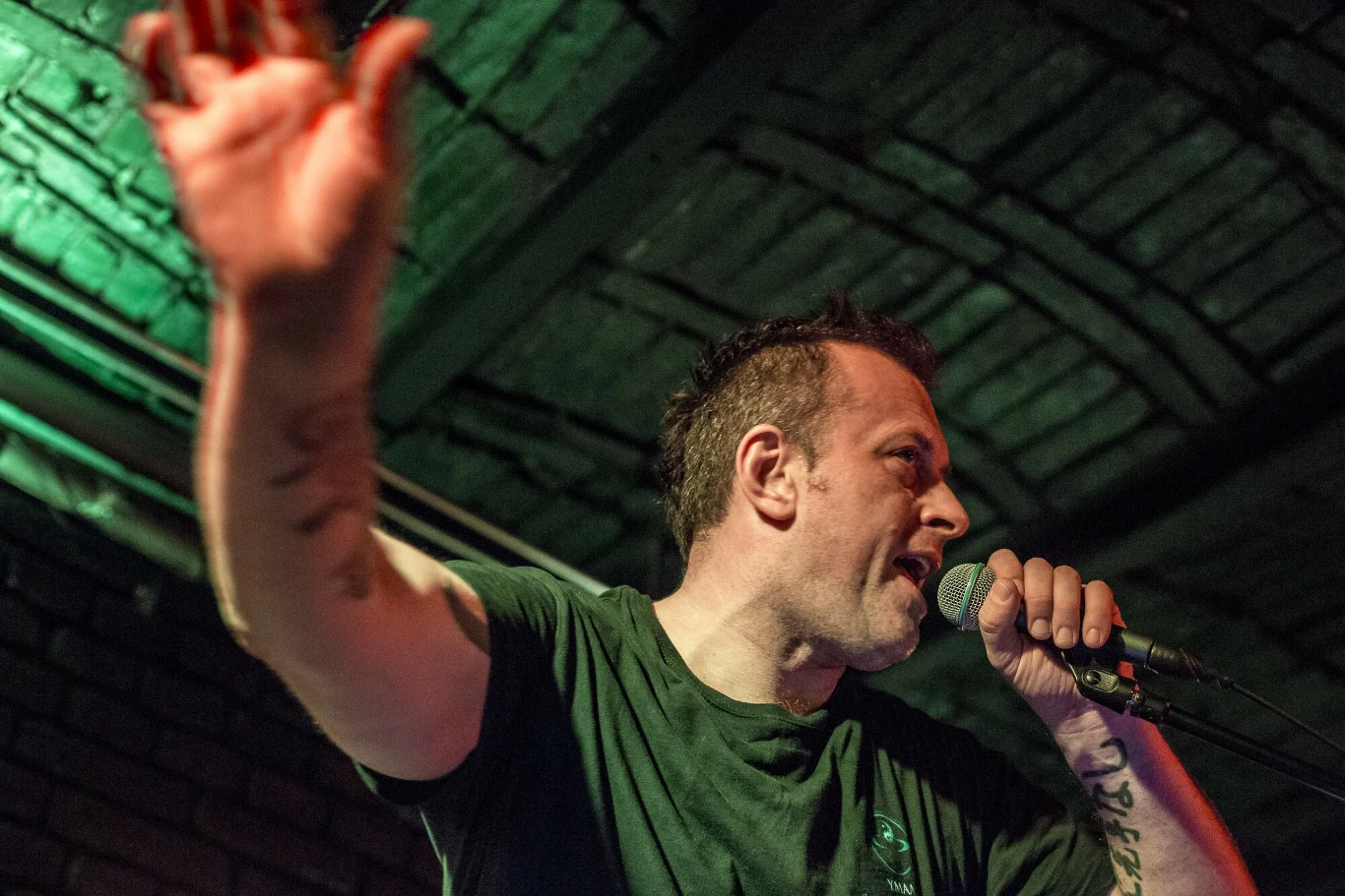 Na płycie "Poeci +" zaśpiewał m.in. Tymon Tymański Na płycie "Poeci +" zaśpiewał m.in. Tymon Tymański