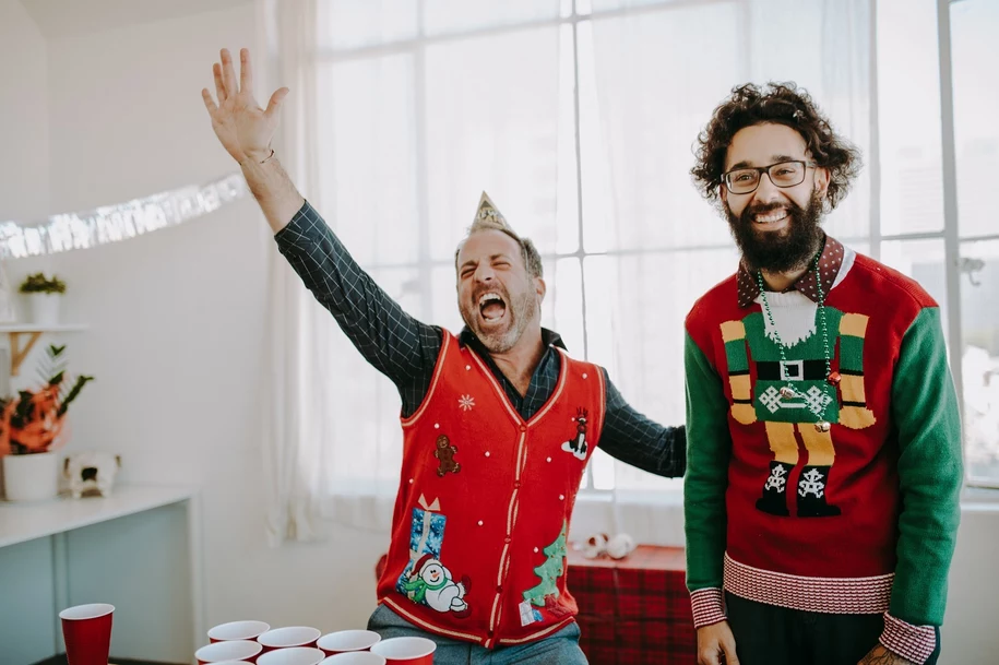 Swetry, koszule i bluzki z motywami świątecznymi w ofercie znanego dyskontu!