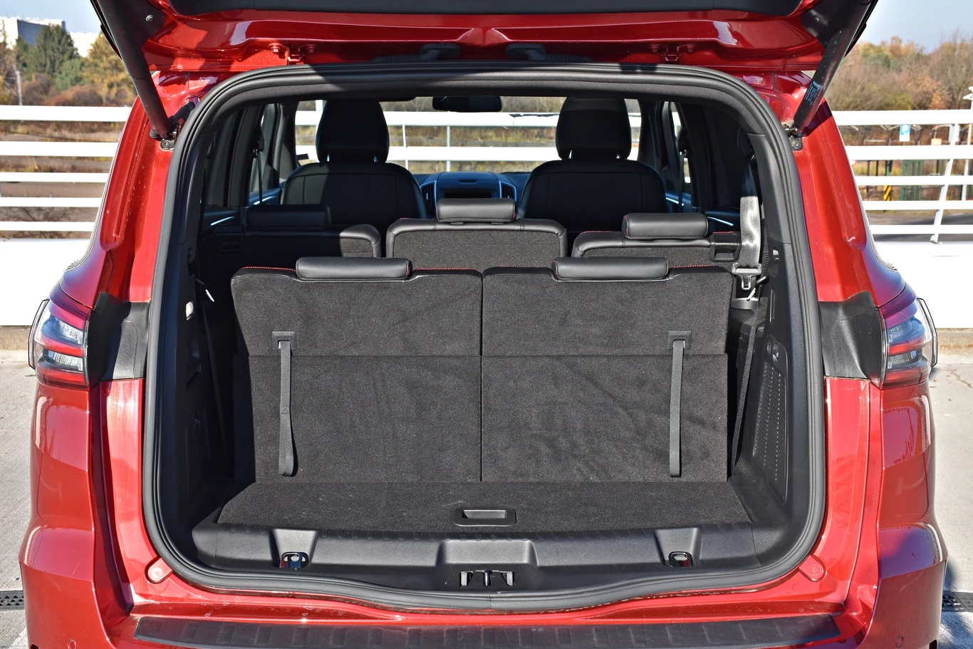 Ford S-Max ST-Line Hybrid