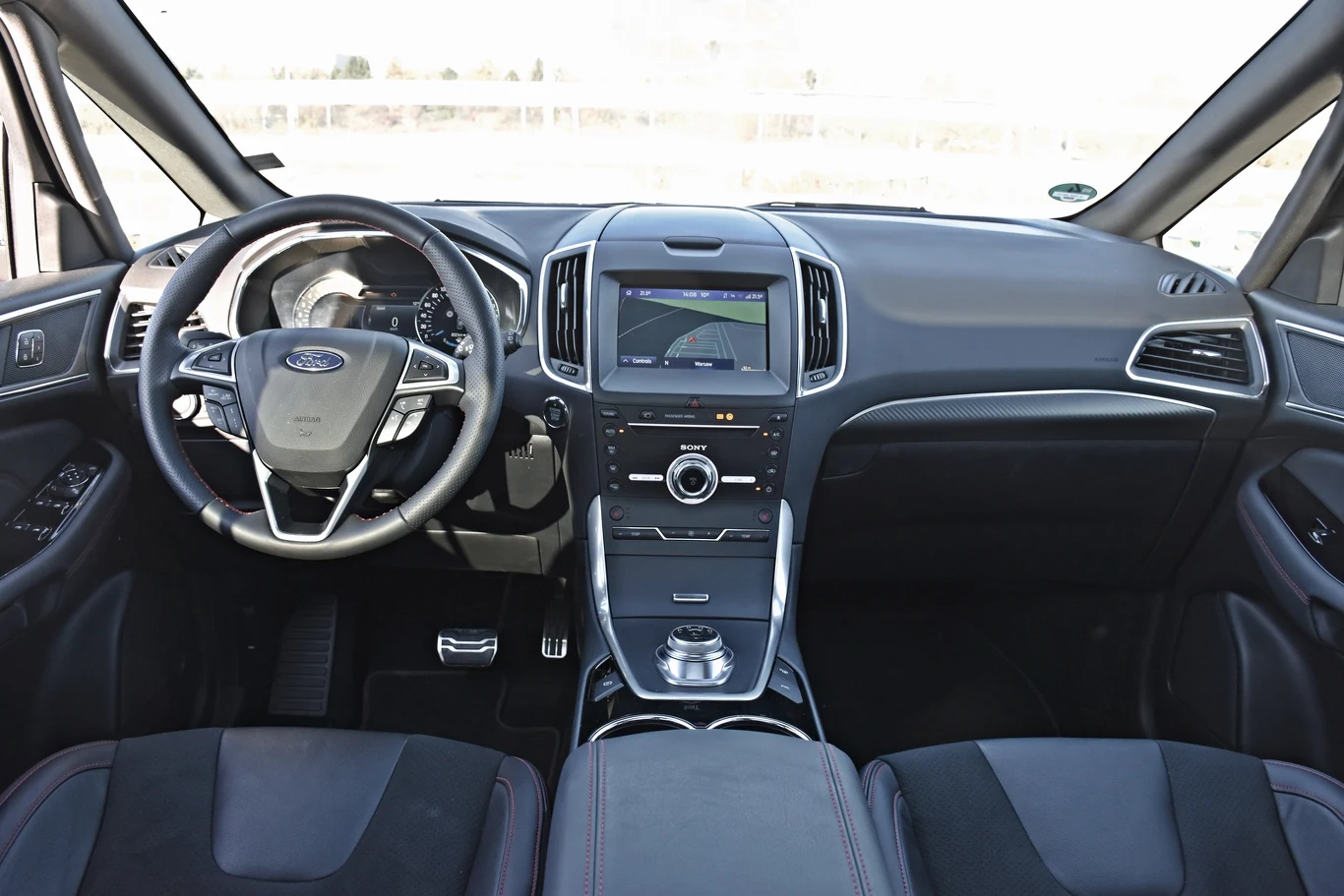 Ford S-Max ST-Line Hybrid