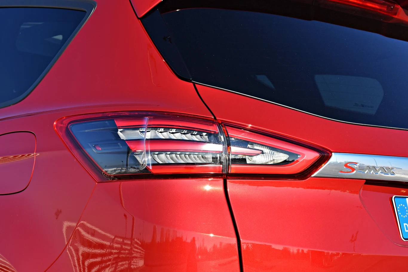 Ford S-Max ST-Line Hybrid