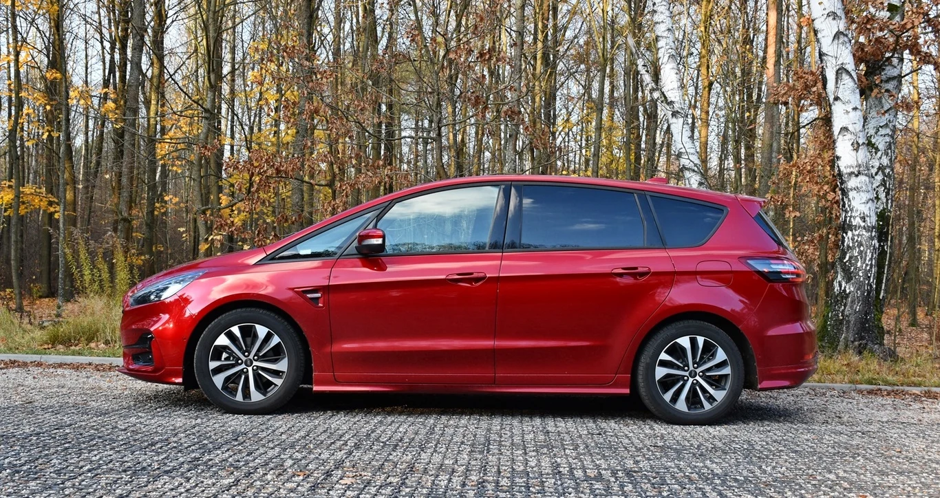 Ford S-Max ST-Line Hybrid