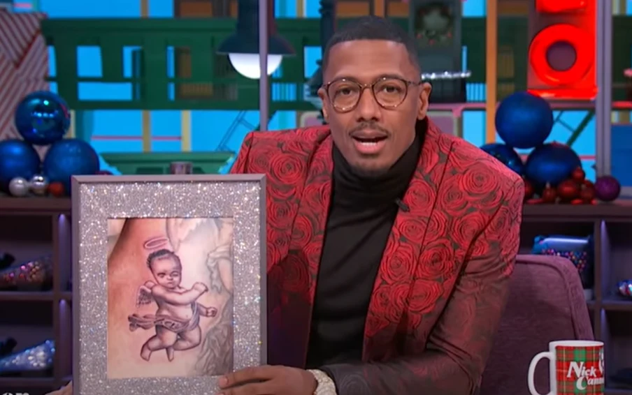 Nick Cannon i jego tatuaż zmarłego syna na YT @https://www.youtube.com/watch?v=8Qzbde8EFV8