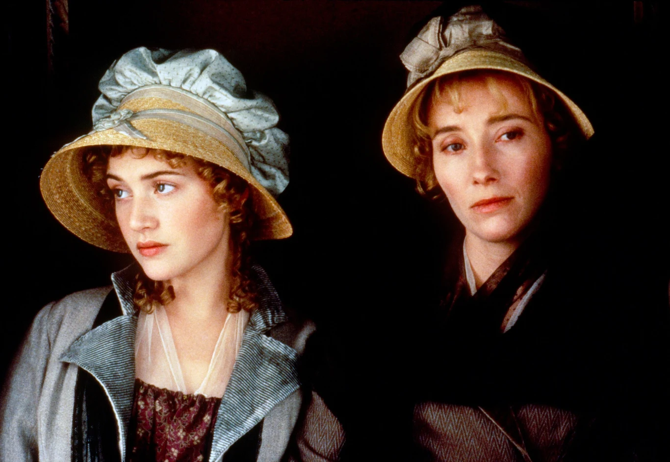 W 1995 roku Thompson napisała scenariusz do "Rozważnej i romantycznej" Anga Lee. Praca nad adaptacją książki Jane Austen zajęła jej pięć lat. Przypadła jej także rola Elinor – mimo że była o 16 lat starsza od tej postaci. Krytycy chwalili jej grę, a także nadanie filmowi stylu Jane Austin. Podczas rozdania Oscarów w 1996 roku Thompson miała szansę na dwie statuetki – za rolę pierwszoplanową i scenariusz. Ostatecznie wygrała w drugiej kategorii.