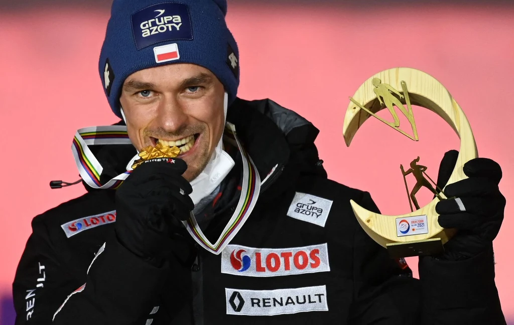 Piotr Żyła w Oberstodrfie został mistrzem świata na skoczni normalnej. Piotr Żyła w Oberstodrfie został mistrzem świata na skoczni normalnej.