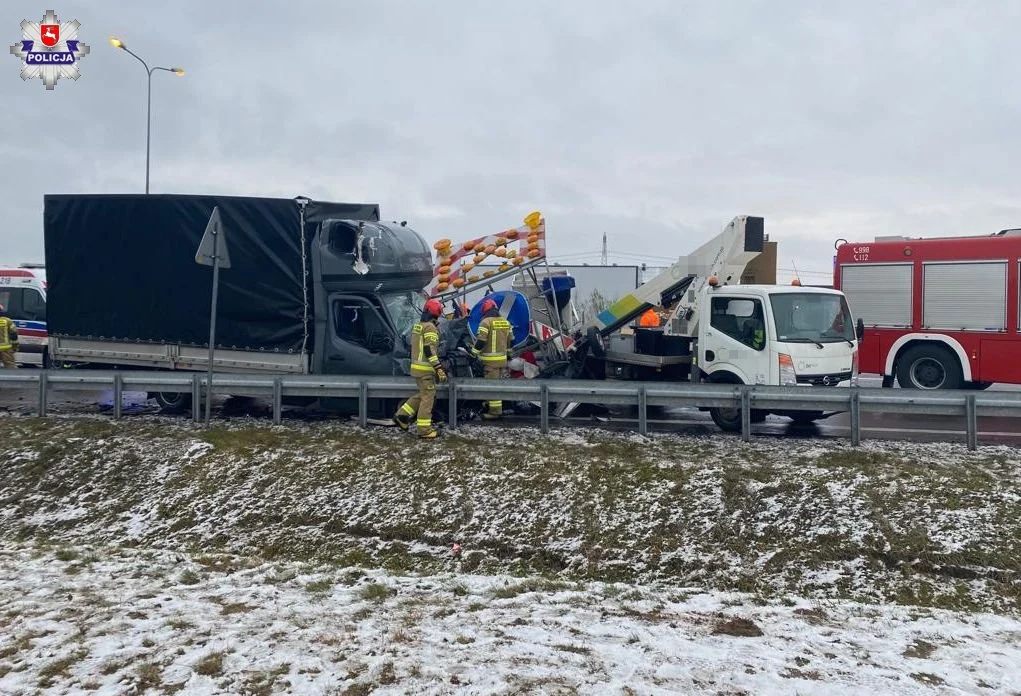 Kierowcy obu samochodów zostali ranni