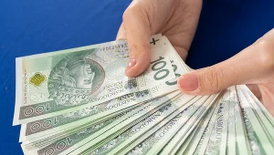 59 proc. średnich i dużych przedsiębiorstw w Polsce planuje w 2022 roku dać pracownikom podwyżki