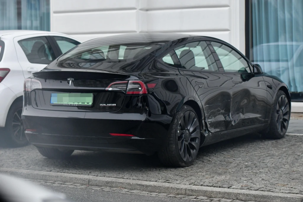 Samochód Agnieszki Woźniak-Starak po wypadku Samochód Agnieszki Woźniak-Starak po wypadku