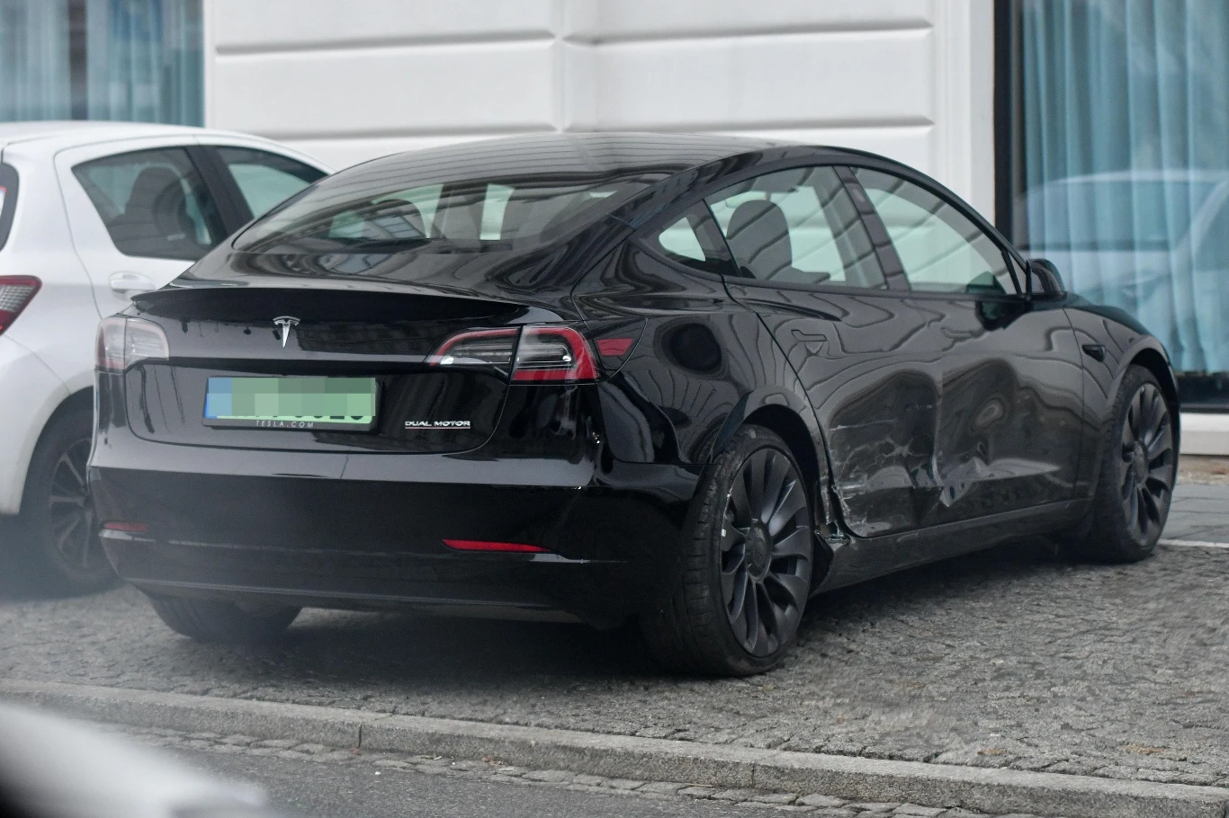 Samochód Agnieszki Woźniak-Starak po wypadku Samochód Agnieszki Woźniak-Starak po wypadku