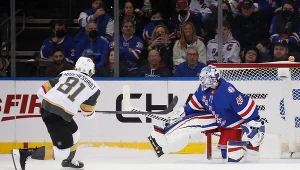NHL. Vegas Golden Knights potrzebowali serii rzutów karnych by wygrać z New York Rangers