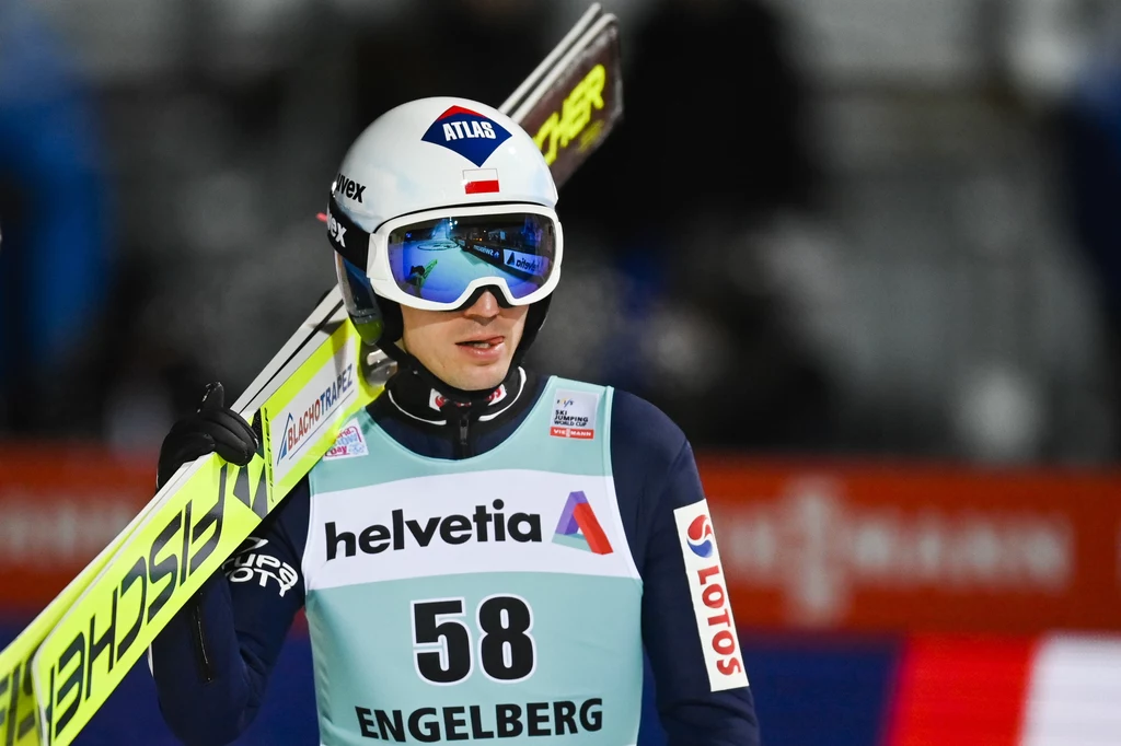 Skoki narciarskie w Engelbergu: seria próbna. Na zdjęciu Kamil Stoch Skoki narciarskie w Engelbergu: seria próbna. Na zdjęciu Kamil Stoch
