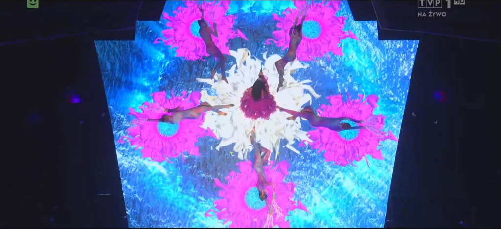 Screen z występu na żywo z "Eurowizji Junior 2021" https://vod.tvp.pl/video/eurowizja,eurowizja-2021-paryz,57483230