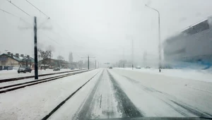 Lód i śnieg. Trudne warunki na drogach