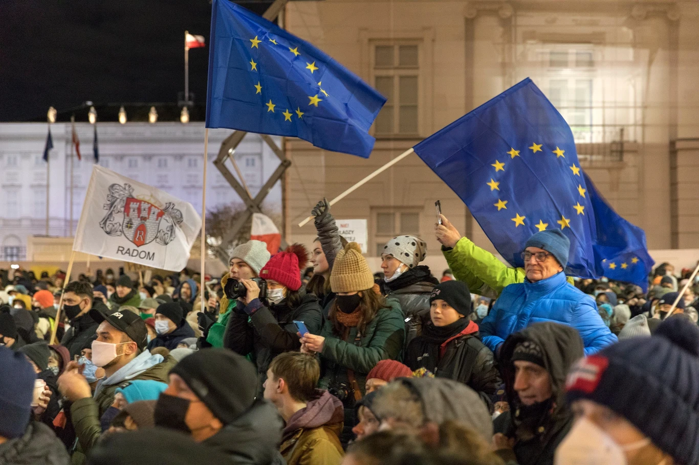 Warszawa: Protest przeciwko przyjęciu ustawy medialnej Warszawa: Protest przeciwko przyjęciu ustawy medialnej