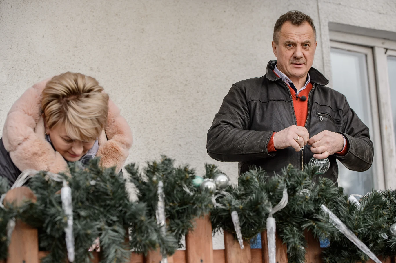 "Tak jak obiecaliśmy - w odcinku świątecznym pokażemy relację ze ślubu Bogusi i Krzysztofa" - zapowiadają producenci programu.
"Rolnik szuka żony": Święta Bożego Narodzenia 2021 "Tak jak obiecaliśmy - w odcinku świątecznym pokażemy relację ze ślubu Bogusi i Krzysztofa" - zapowiadają producenci programu.
"Rolnik szuka żony": Święta Bożego Narodzenia 2021