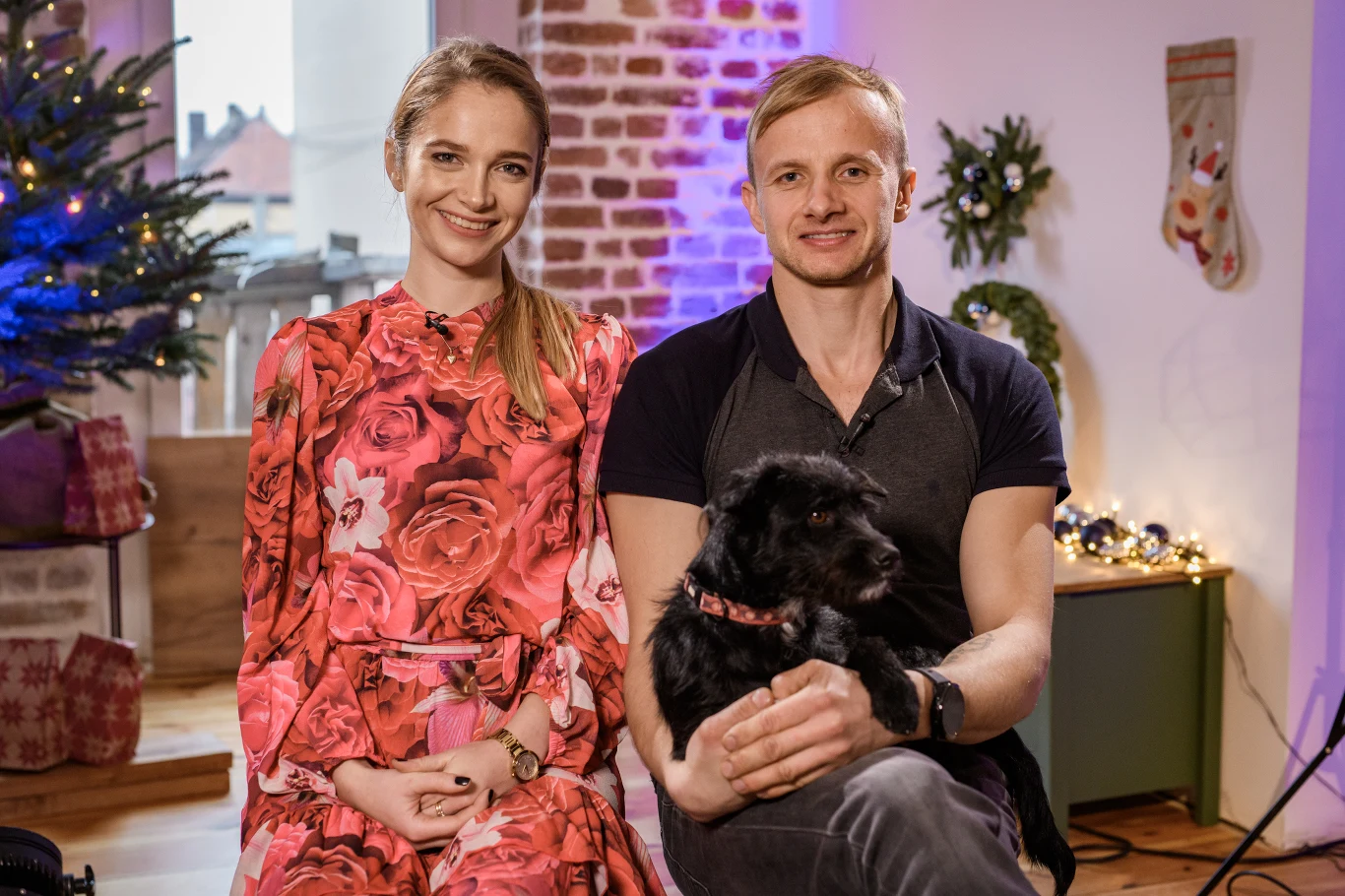 Para po zakończeniu "Rolnika" wcale nie zakończyła swej przygody z telewizją. Marta i Paweł wzięli udział w programie TVP "Dance Dance Dance".
"Rolnik szuka żony": Święta Bożego Narodzenia 2021 Para po zakończeniu "Rolnika" wcale nie zakończyła swej przygody z telewizją. Marta i Paweł wzięli udział w programie TVP "Dance Dance Dance".
"Rolnik szuka żony": Święta Bożego Narodzenia 2021